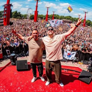 Brennan Heart Instagram - Three days of DEFQON.1 MADNESS!! 💙💜❤️ Thank YOU all for your energy, and to @wildstylez for inviting me on stage! 🙏

Now, let’s finish that #SAVEEUPHORIC album 😝⚡️
