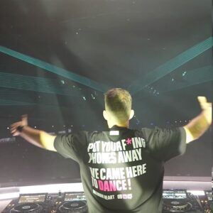 Brennan Heart Instagram - Three days of DEFQON.1 MADNESS!! 💙💜❤️ Thank YOU all for your energy, and to @wildstylez for inviting me on stage! 🙏

Now, let’s finish that #SAVEEUPHORIC album 😝⚡️