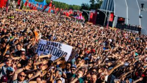 Brennan Heart Instagram - So many of YOU came out to SAVE EUPHORIC at the UV stage!! 💜⚡️ @defqon1, no words for your energy & dedication! ❤️‍🔥❤️‍🔥  Which album track should I release next? 🤔