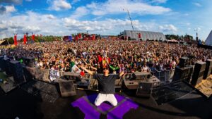 Brennan Heart Instagram - So many of YOU came out to SAVE EUPHORIC at the UV stage!! 💜⚡️ @defqon1, no words for your energy & dedication! ❤️‍🔥❤️‍🔥  Which album track should I release next? 🤔