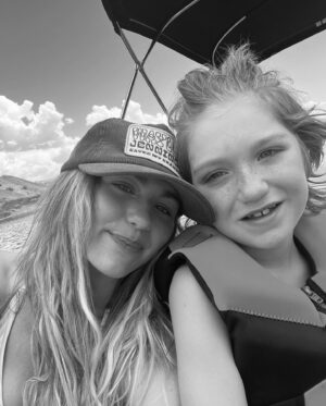Brennley Brown Instagram - So incredibly thankful for Gods grace and sovereignty. 
Thankful for my amazing family.🖤 
Happy Thanksgiving!