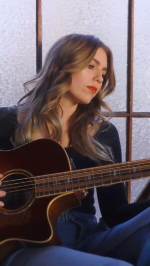 Brennley Brown Instagram - There’s a melody in every single scar, of this guitar. 🤎
Written w/ @mollykatekestner @jacobsooter

#countrymusic #christianmusic #countryradio #countrysinger #livemusic #christian #music #singer #singersongwriter #artist