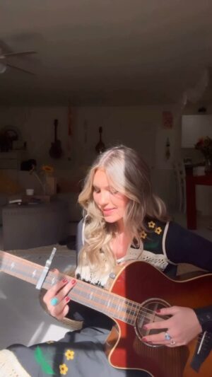 Brennley Brown Instagram - Psalm 139:13-14 🌻 

“Words” written w/ @ethanhulse & @joshkerrmusic