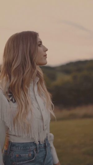 Brennley Brown Instagram - Remember today that no matter how hard your story is right here, right now, that it will end better than anything you can now imagine. You’ve made it through things you never thought you could. God’s got you. He’s with you in every chapter. From broken to beautiful.