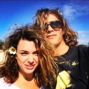 Brenton Thwaites Instagram - When we were rockstars!
Circa: ‘pirates’ days - falling in love and wearing Clapton shirts: note the third forehead
🎸❤️🤣👣💋
#backindaday