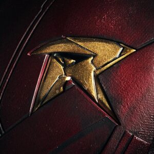 Brenton Thwaites Instagram - What's a pirate's favourite letter??? More soon!
#titans
#robinrevealed