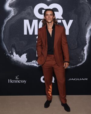 Brenton Thwaites Instagram - #gqmenoftheyear 
Thanks for having me. Great night in bondi with many deserving award winners.
:) 
Beautiful brown number. Thanks to @thdr for making it fun! 😀