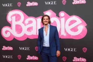 Brenton Thwaites Instagram - Great night with @vogueaustralia 
Can anyone guess the film? #barbiethemovie 
Played the relaxed, unshaven Ken last night. 
(Ken)dolled up by @thdr
