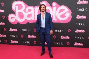 Brenton Thwaites Instagram - Great night with @vogueaustralia 
Can anyone guess the film? #barbiethemovie 
Played the relaxed, unshaven Ken last night. 
(Ken)dolled up by @thdr