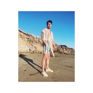 Brett Dalton Instagram - When in robe….

📷 @ab_sumner