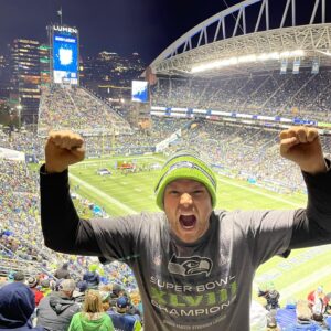 Brett Davern Instagram - LFG! #GoHawks @bleavinseahawks #MondayNightFootball @hasselbeck