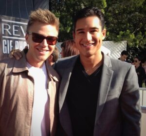 Brett Davern Instagram - Jak(e) & Slater! (see what I tried there? 😂) Growing up I was a huge fan of Saved By The Bell! I don't really remember when or where this was taken but I remember asking him and I remember him being super nice about it. If if you had told me back then that some day I'd be on show about teenagers in a similar way I'd probably not have believed you. It's a weird world out here sometimes but it's also really cool! #ThrowbackThursday