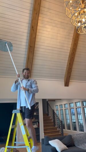 Brett Eldredge Instagram - Well this was a birthday I’ll never forget, the chase is still on😂 thanks for all the love :)