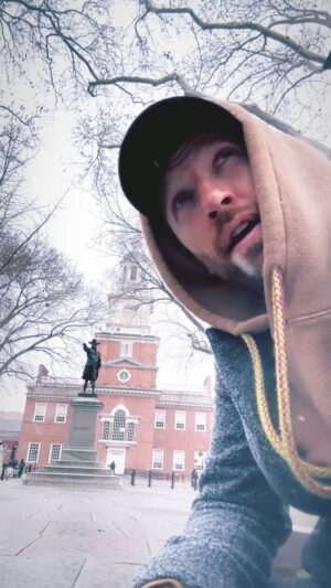 Brett Eldredge Instagram - There was White Christmas Glow tour magic in Philly and Boston ❄️☃️🎄#christmas