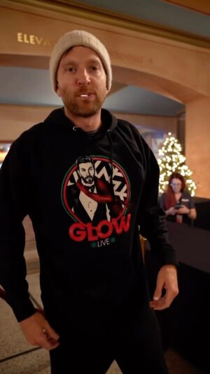 Brett Eldredge Instagram - I love roaming the venue and buying my own merch…Glow is rolling strong