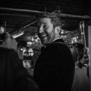 Brett Eldredge Instagram - Gonna drop some goodness on ya Monday 😜…it’s gonna be bigger than ever before