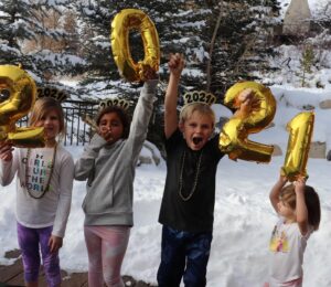 Brett Favre Instagram - May God bless you all from my family to yours in 2021🙏🥳