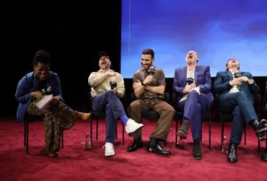 Brett Goldstein Instagram - Had a right laugh at the Ted Lasso Trivia Night with most of the greyhounds and the wonderful and can’t-keep-a-secret  @yvettenicolebrown. Thanks
@appletv! @ralph_goducks 
Grooming, heisting and brooming: @kerrieurban 
Styling excellence: @rosefordestudio 
Photographer: Eric Charbonneau @lestudiophoto
In charge of everything everywhere: @larissasaenz