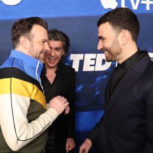 Brett Goldstein Instagram - What an insane and beautiful night with ALL the Greyhounds at the Ted Lasso season three premiere.

#iloveyouguyssoverymuch

Out on @appletvplus March 15th. 

Styling: @rosefordestudio 
Grooming and brooming: @kerrieurban 
@larissasaenz 
Suit by @zegnaofficial #tedlasso #season3