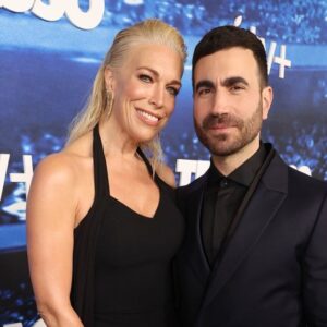 Brett Goldstein Instagram - What an insane and beautiful night with ALL the Greyhounds at the Ted Lasso season three premiere.

#iloveyouguyssoverymuch

Out on @appletvplus March 15th. 

Styling: @rosefordestudio 
Grooming and brooming: @kerrieurban 
@larissasaenz 
Suit by @zegnaofficial #tedlasso #season3