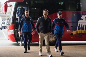 Brett Goldstein Instagram - Ted Lasso Episode 4 is out now on @AppleTVPlus and I had the honour of writing this one. No spoilers but judging by these pics, Roy, Ted and Beard take a bus, Trent shows the boys a video of a tiny cat chasing a giant dog and the team play a super tense game of Freeze. It’s a big one! (Special shout out to @julialindon for getting her first joke on TV and it’s a cracker.)