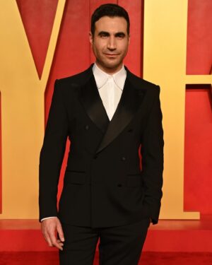 Brett Goldstein Instagram - Thank you Vanity Fair for inviting my 12 year old nephew to the party. It blew his mind. 

@VanityFair
@gettyentertainment
Grooming @kerrieurban 
Styling @rosefordestudio 
Suits @dolcegabbana 
@larissasaenz 
#VFOscars
#VanityFairOscarParty