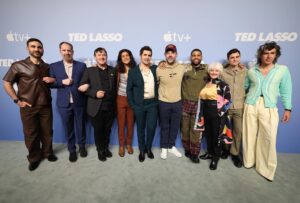 Brett Goldstein Instagram - Had a right laugh at the Ted Lasso Trivia Night with most of the greyhounds and the wonderful and can’t-keep-a-secret  @yvettenicolebrown. Thanks
@appletv! @ralph_goducks 
Grooming, heisting and brooming: @kerrieurban 
Styling excellence: @rosefordestudio 
Photographer: Eric Charbonneau @lestudiophoto
In charge of everything everywhere: @larissasaenz