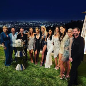Brett Oppenheim Instagram - Amazing times with my friends. Love you guys! What a night!