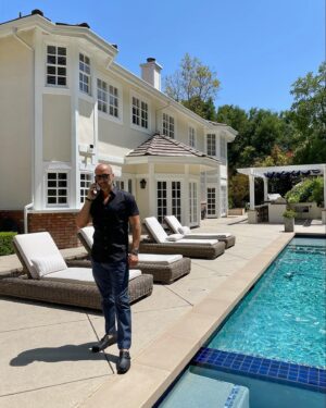 Brett Oppenheim Instagram - Showings in the valley all day. It’s amazing what you can get here for under $3m. Swipe