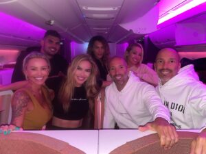 Brett Oppenheim Instagram - ….and we’re off!! ✈️ #europevacation 🇬🇧🇮🇹🇬🇷