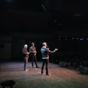 Brian Cox Instagram - You never know who will show up to the Q&A — maybe astronaut @colchrishadfield. Thanks Toronto! #HorizonsTour Tickets: www.profbriancox.live (link in profile)