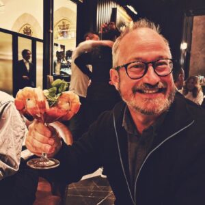 Brian Cox Instagram - He’s gone all bourgeois on the tour @robinince1969 #HorizonsTour Ticket Link in profile