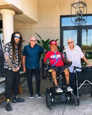 Brian 'Head' Welch Instagram - 👓 @dillonoptics @magdalene.hope @russ_on_wheelz 
Phil Welch   Keith #bartsimpson 
❤️🖤❤️