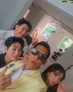 Brian Joo Instagram - Get ready for today’s episode of XYOB with our fam, @dindinem & @daraxxi 오늘 XYOB 개스트들 많이 기대해주세요! With 산다라박 & 딘딘😍 #johnmaat #xyob #joonpark #박준형 #브라이언 #brianjoo #2ne1 #sandarapark #산다라박 #dindin #딘딘