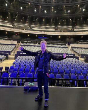 Brian Setzer Instagram - See ya tonight!! West Coast - here come!! 🤩🎸🥁