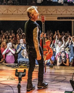 Brian Setzer Instagram - TONIGHT! Brian has his last SOLD OUT show of his Rockabilly Riot! tour in his hometown of Minneapolis, MN 💥
📸: @sooze.photo