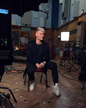 Brian Tyler Instagram - Interview time at Abbey Road Studios! #FastX #abbeyroadstudios