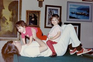 Brian Wilson Instagram - When I Grow Up: Brian playing with Carnie and Wendy

@carnie68
@wendywilsonwp