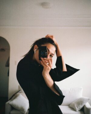 Bridget Gao-Hollitt Instagram - @viktoriaandwoods 🖤
