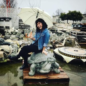 Bridgette Dunning Instagram - Shopping for a new pot for Mr. Jenkins!! 🌱☔️🌦💕#jenkinsliveson #happynewyear