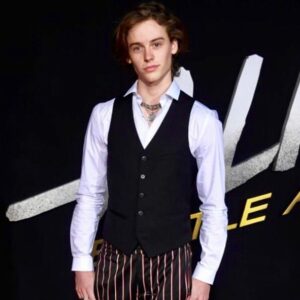Britain Dalton Instagram - Attended the premiere of #AlitaBattleAngel last night. This movie is visually stunning & the acting is 👍🏻👍🏻! Congrats  @jamescameronofficial @jonplandau @rodriguez @rosasalazar @keeanjohnson @alitamovie