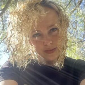 Brittany Allen Instagram - ✨Settle Down✨
 Out This Friday

  Scroll for 
 🎶🎶

  Mow my grass 
 🌻
Take the kids to school
👶
 Fill my glass
 🍷
 And settle down 
 🏡

  Leaning in 
  Gently

  whilst 
raging  against

  Written&Produced 
  by 
  Brittany Allen
Feat @lzdmo on guitars
  Mixed 
  by @hereisdamian 

*
*
*
*
*
*
#newmusic #songwriter #theboys #familytime #femaleproducer