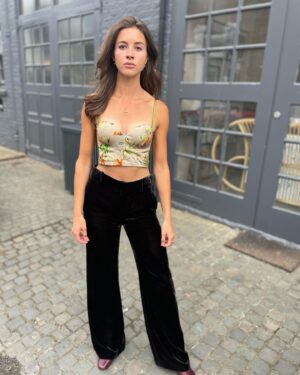 Brittany Ashworth Instagram - 🦜 🦋 🦜