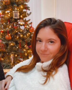 Brittany Underwood Instagram - Wishing everyone a beautiful Christmas. And to those who can’t be with loved ones today, extra big hugs your way 🤗🥰🤗
