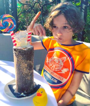 Brock Brenner Instagram - This looks a little “Sus!” It’s NOT the Tiny snack I was hoping for before #thanksgiving 😂😂😂 #auditiontreat #sugar #sugarfactory #sus