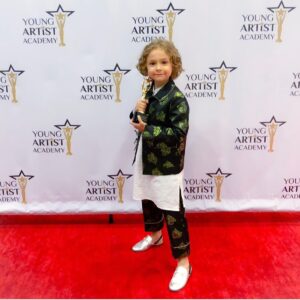 Brock Brenner Instagram - 5 years ago today … @alantudyk Presented me with my very first @youngartistawds … & in 8 days I will be presenting the nominations for this years #youngartistawards2023 at #comiccon Let’s do this!!! 🏆