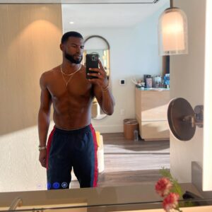 Broderick Hunter Instagram - ☀️My Sunny side @missionpacifichotel stay-cay was a holiday bonus🎁