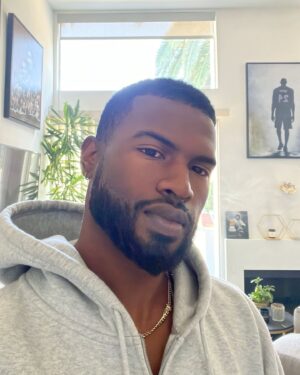 Broderick Hunter Instagram - 🏡home-ease.