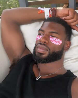 Broderick Hunter Instagram - Eyes up 🇬🇭🫶🏿

Thnx to @topicals