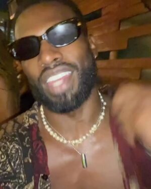 Broderick Hunter Instagram - Eyes up 🇬🇭🫶🏿

Thnx to @topicals